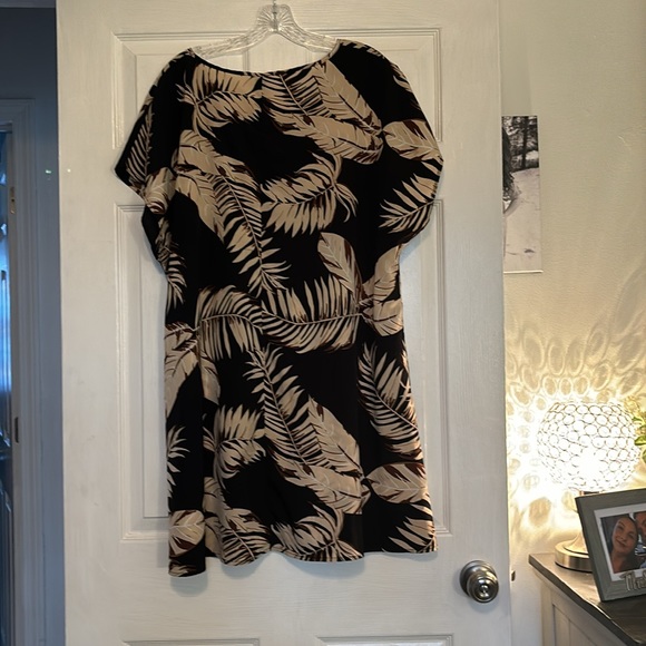 Tropical Dress - Picture 4 of 5